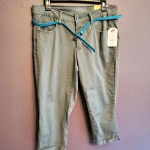 Faded Glory gray capri with belt